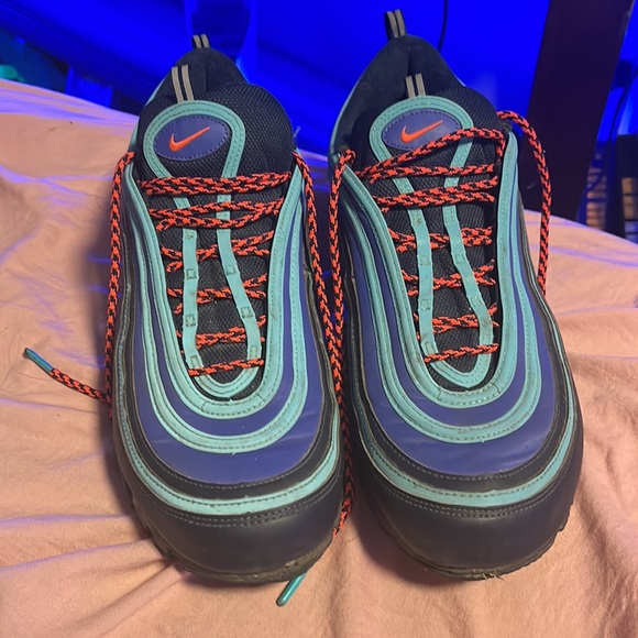 Air Max Plus/97 ‘Discover Your Air’ - Picture 2 of 4